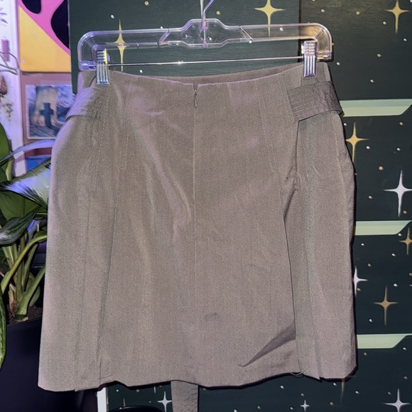 NEW mini skirt - Picture 2 of 3